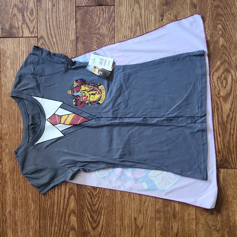 Harry Potter Shirt w/ Cape - Size Medium